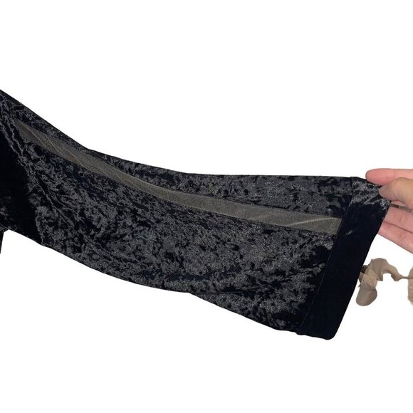 Savage X Fenty Womens Robe Size Medium Black Velvet Belt V Neck Long Sleeve - Picture 6 of 8